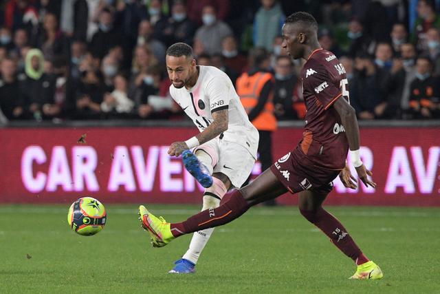 徐杰31分广东击败同曦 贺希宁24分深圳胜山东