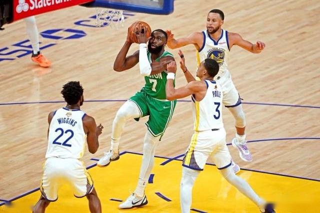 西甲-姆巴佩帽子戏法 皇马3-0客胜巴拉杜利德