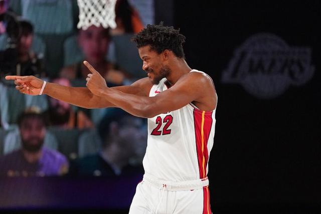 陈盈骏15+6+6广州逆转青岛 鲍威尔空砍三双